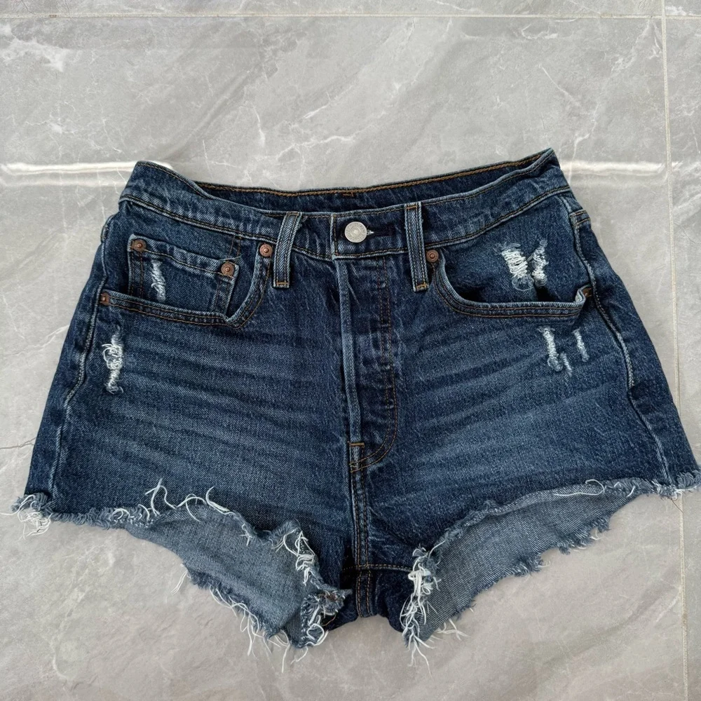 Women’s Levi’s Distressed Dark Wash Denim Jean Shorts Button Fly Raw Hem Size 27
